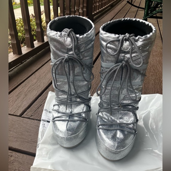 NWT SIZE 35/38 and 39/41 ICON SILVER GLITTER BOOTS vacation sparkles silver - Picture 6 of 8